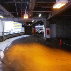 エルコム 遠赤外線融雪装置 解けルモ 設置例 駐車場スロープ