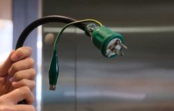 まるで人間冷蔵庫　パーソナルクーリングボックス　ど冷えもんBox																					